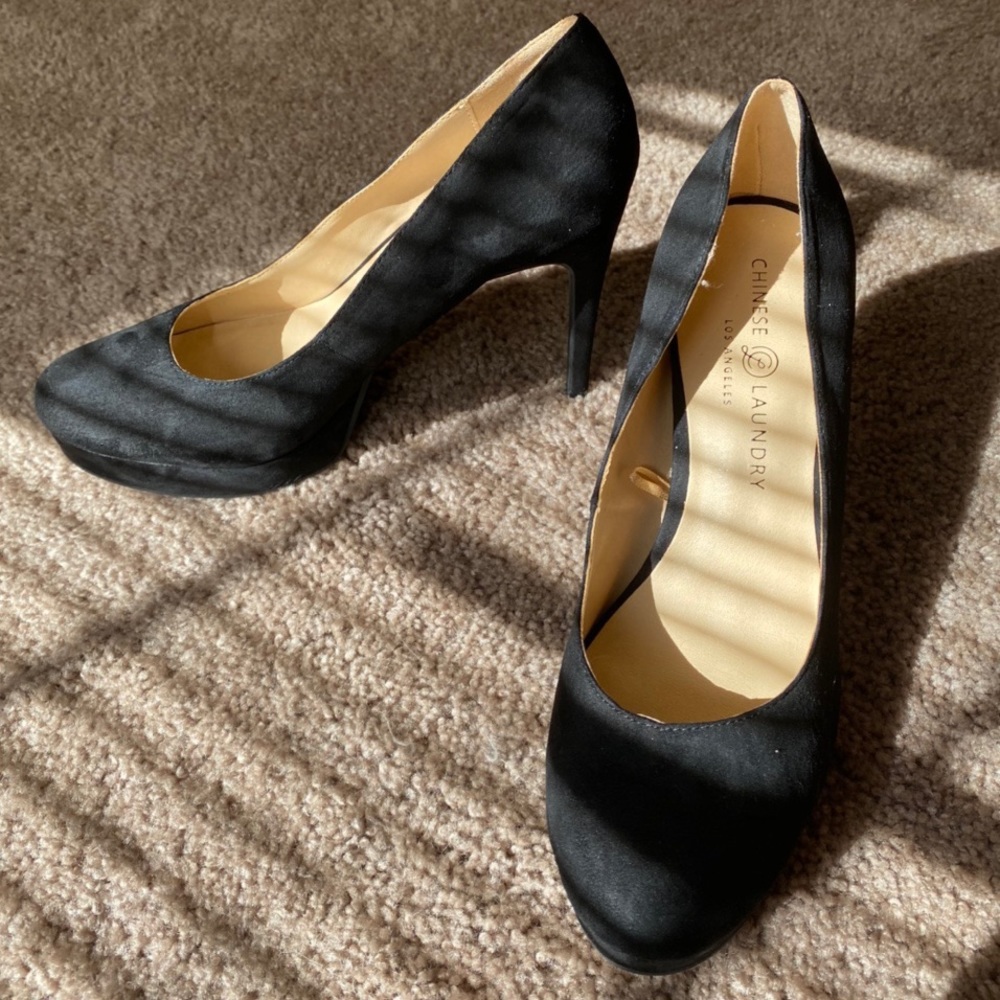 4 in Black Pumps
